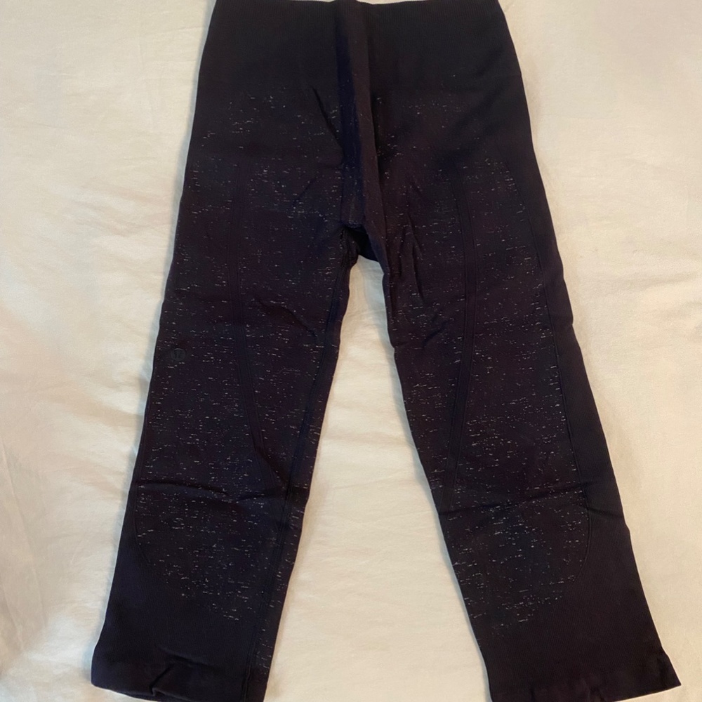 Lululemon leggings 21" (very dark navy/purple w/ white specks, size 6)